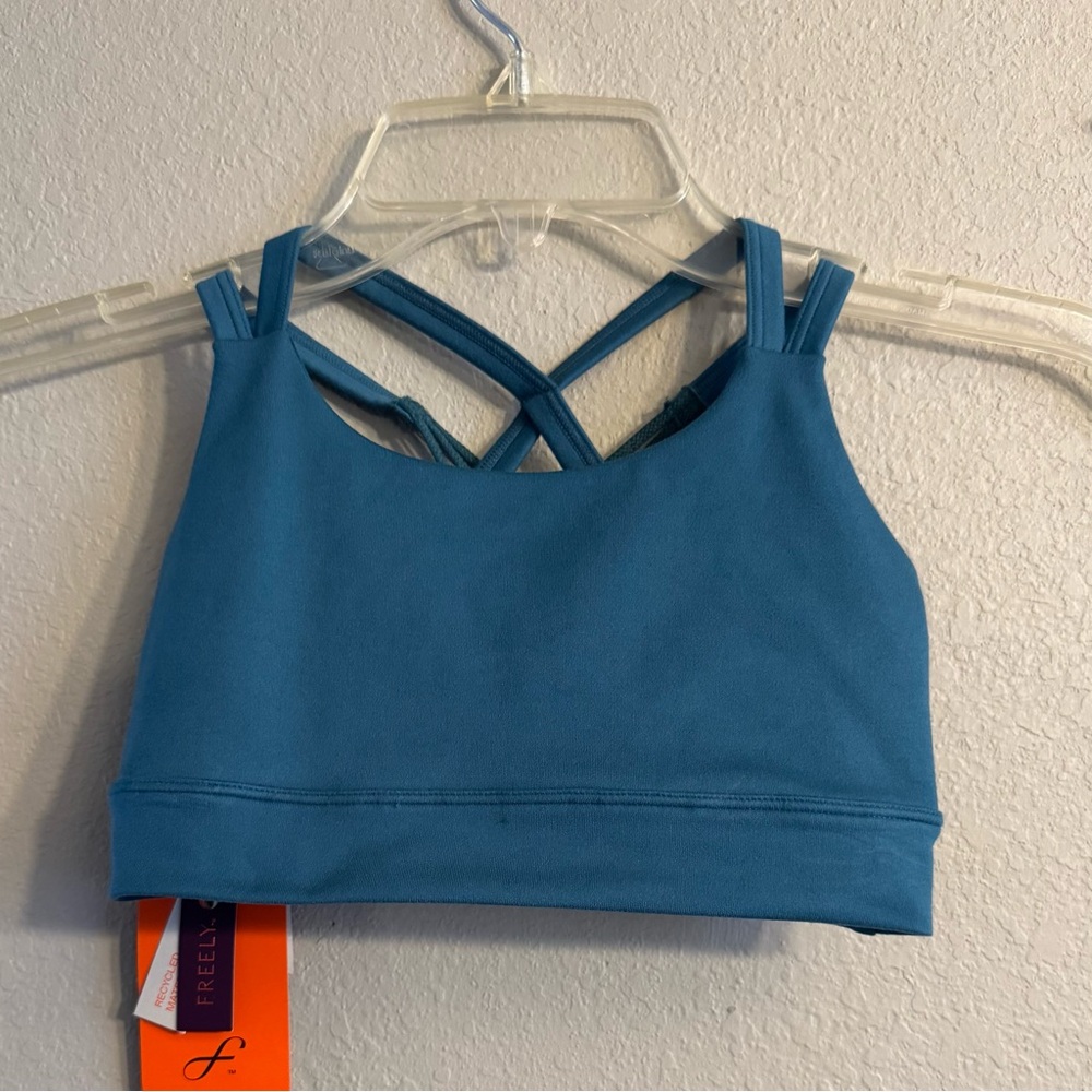 NWT Freely Girls Sports Bra Cross Straps Size Small Turquoise